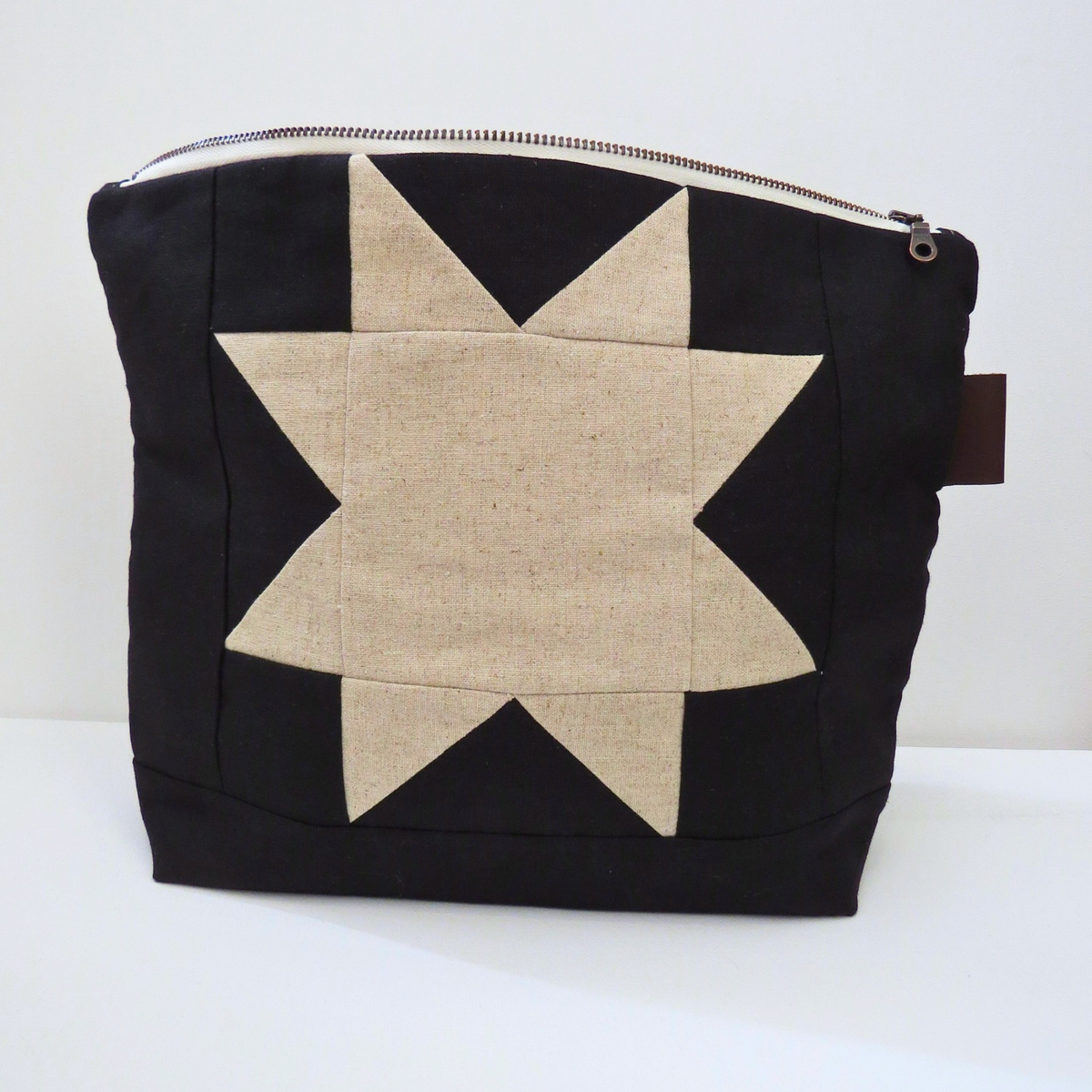 Black Sawtooth Star Zipper Pouch • Cream Star